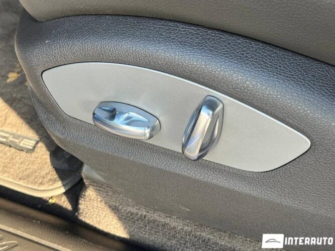 Porsche Macan 44 interauto-car