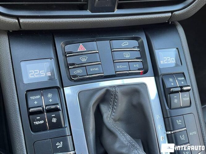 Porsche Macan 41 interauto-car