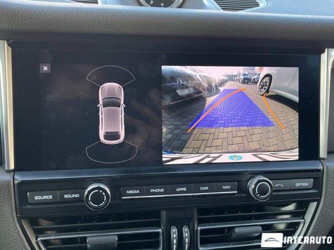 Porsche Macan 39 interauto-car