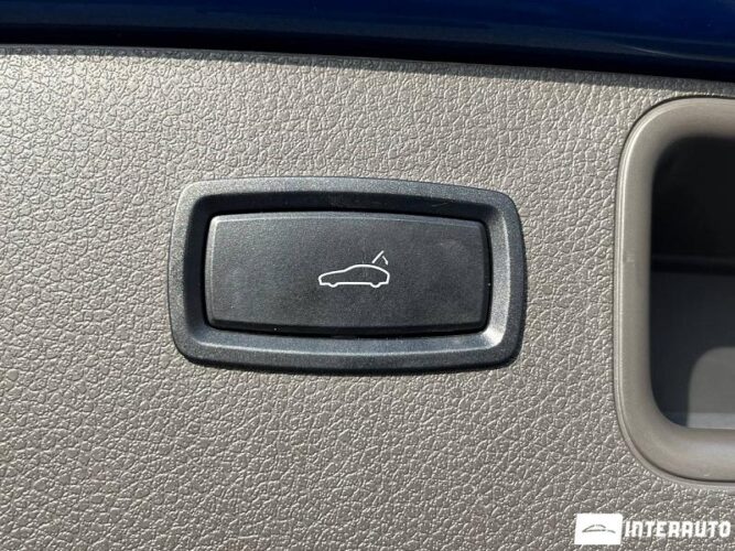 Porsche Macan 47 interauto-car