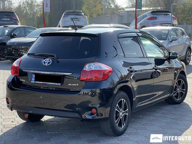 Toyota Auris 28 interauto-car