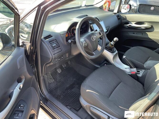 Toyota Auris 30 interauto-car