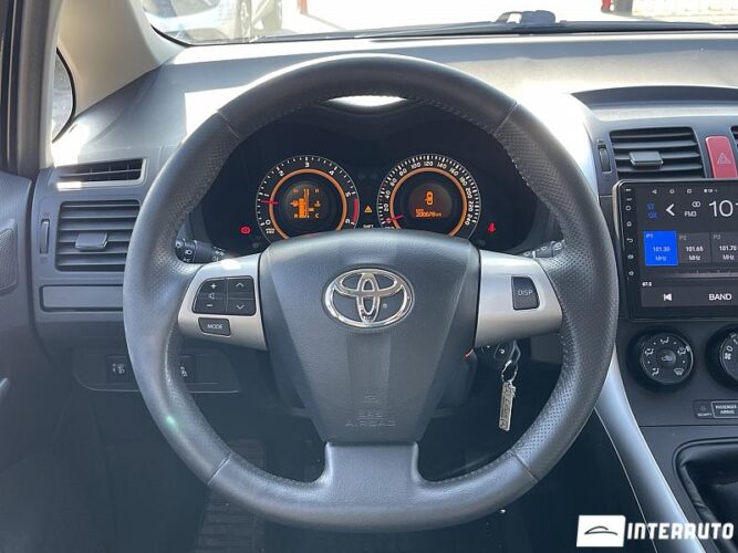 Toyota Auris 32 interauto-car