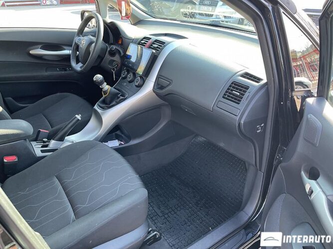 Toyota Auris 36 interauto-car