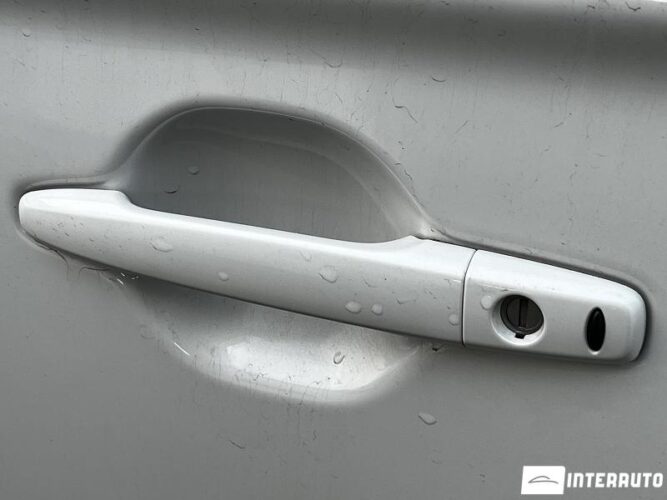 Mitsubishi Outlander 47 interauto-car