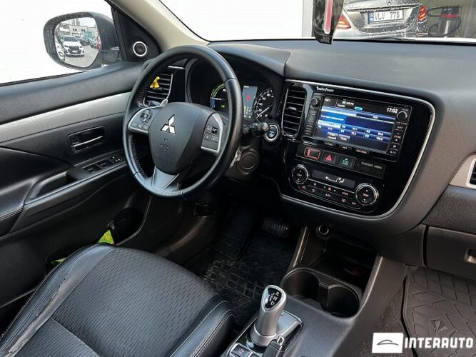 Mitsubishi Outlander 43 interauto-car