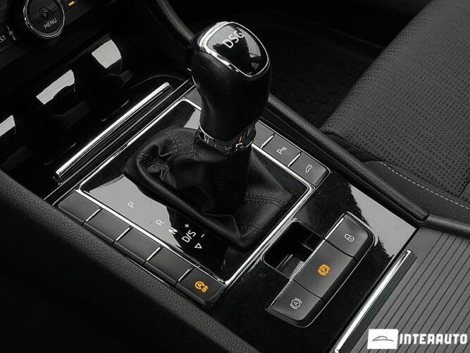 Skoda Superb 50 interauto-car