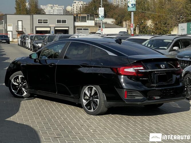 Honda Clarity 32 interauto-car