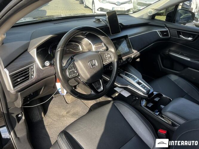 Honda Clarity 33 interauto-car