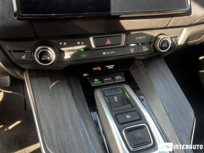 Honda Clarity 41 interauto-car