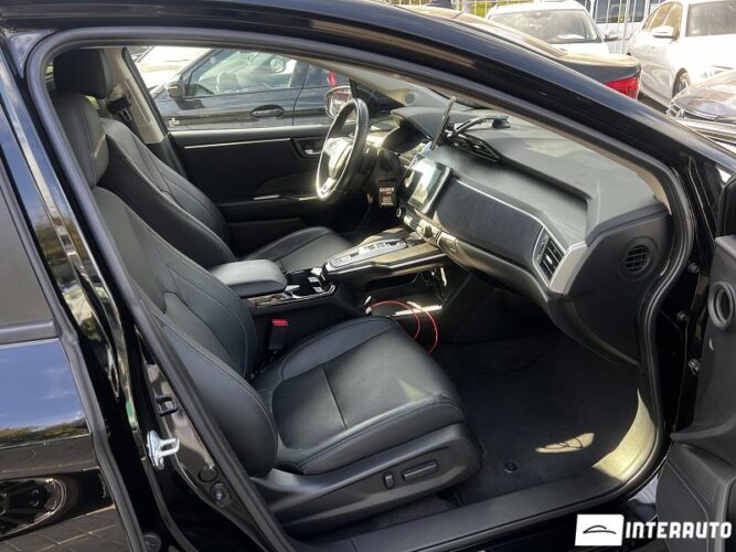 Honda Clarity 35 interauto-car