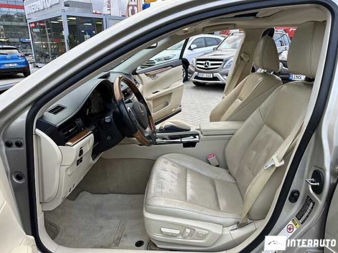 Lexus ES 300h 39 interauto-car