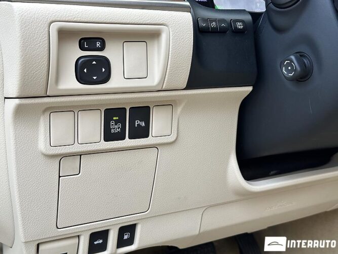 Lexus ES 300h 55 interauto-car