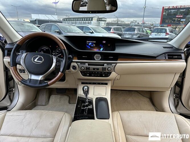 Lexus ES 300h 40 interauto-car