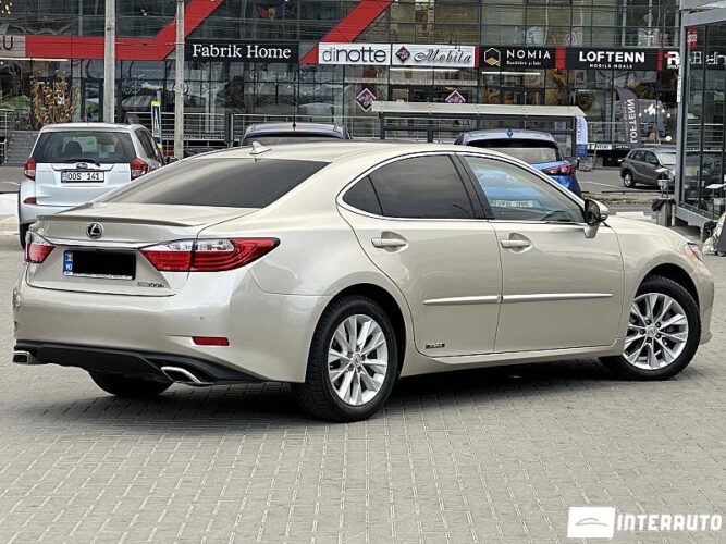 Lexus ES 300h 38 interauto-car