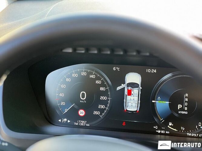 Volvo XC 90 43 interauto-car