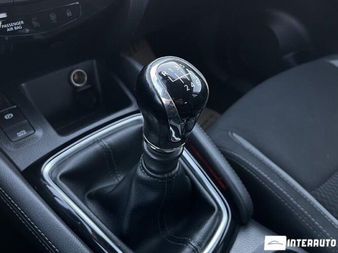 Nissan Qashqai 36 interauto-car