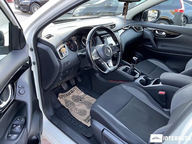 Nissan Qashqai 31 interauto-car