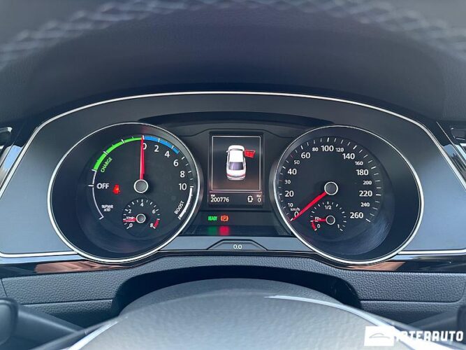 Volkswagen Passat GTE 39 interauto-car