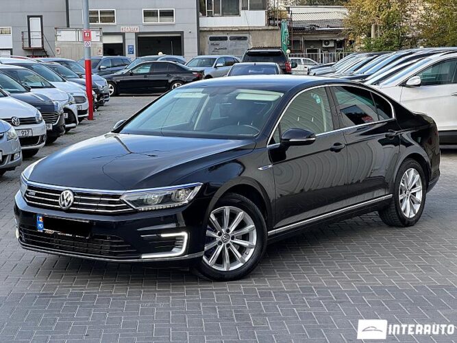 Volkswagen Passat GTE 31 interauto-car
