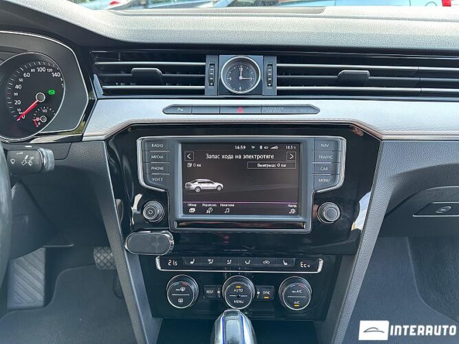 Volkswagen Passat GTE 40 interauto-car