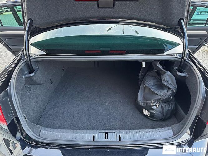 Volkswagen Passat GTE 49 interauto-car