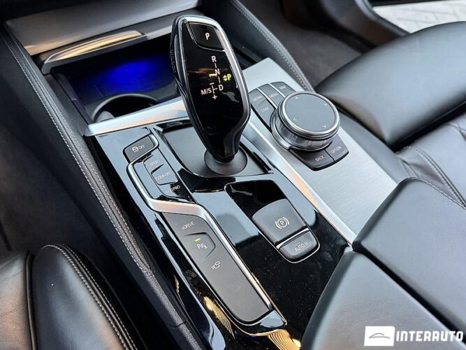 BMW 530e 52 interauto-car