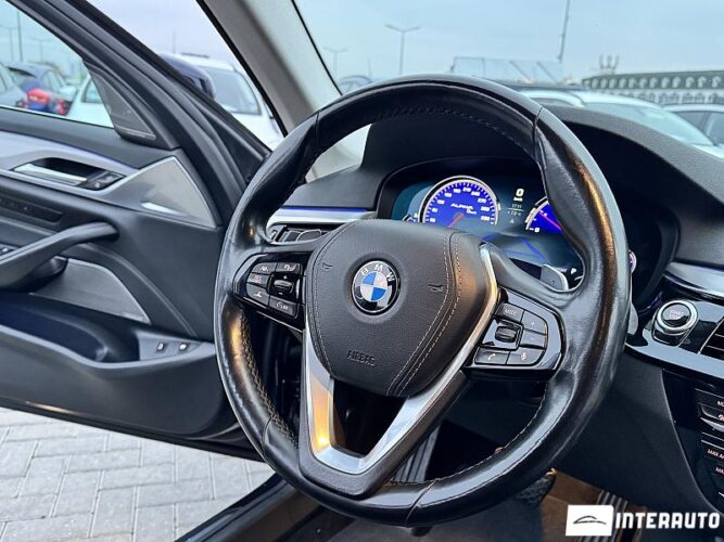 BMW 530e 47 interauto-car