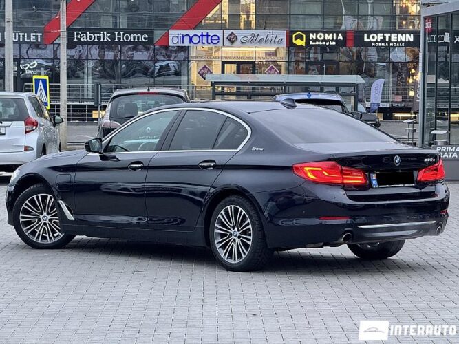 BMW 530e 43 interauto-car