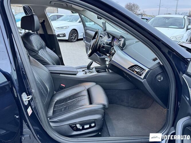 BMW 530e 56 interauto-car