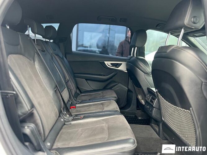 Audi Q7 45 interauto-car