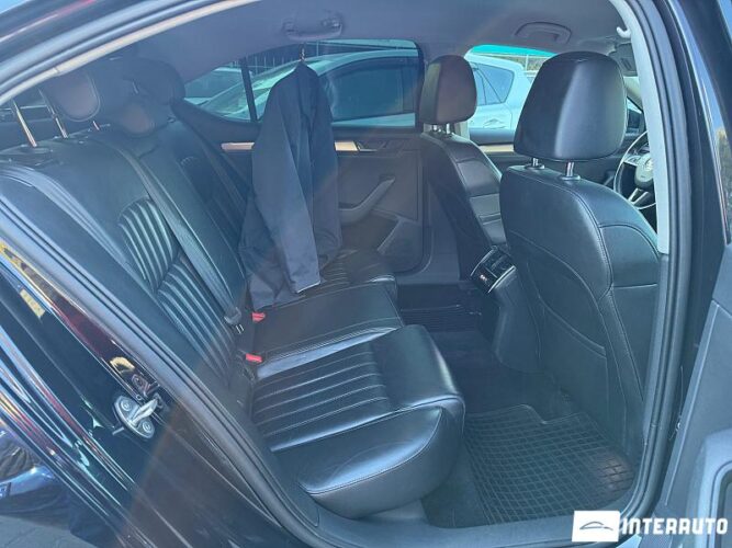 Skoda Superb 33 interauto-car