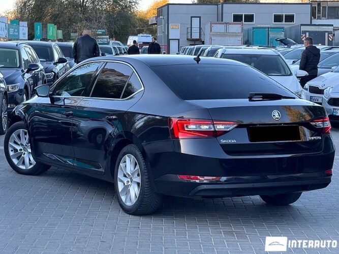 Skoda Superb 30 interauto-car