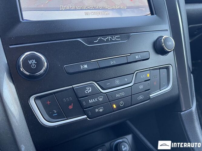 Ford Mondeo 39 interauto-car