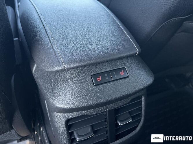 Ford Mondeo 43 interauto-car