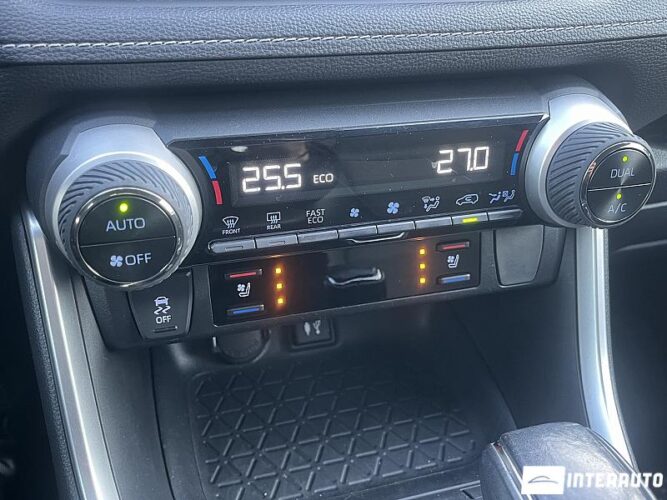 Toyota Rav-4 51 interauto-car