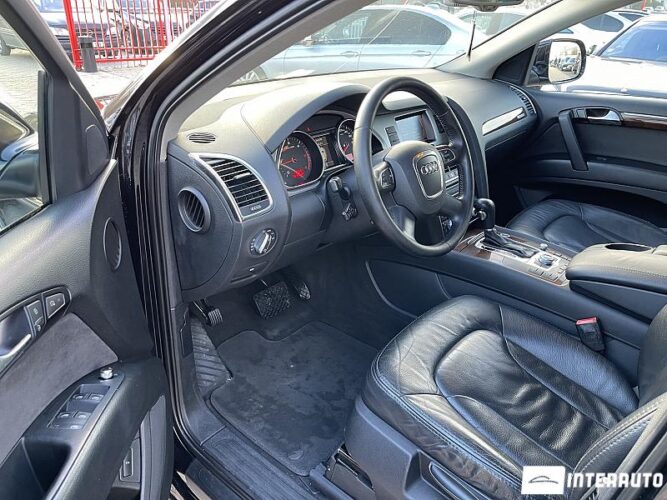 Audi Q7 35 interauto-car