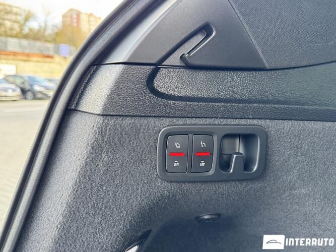 Audi Q7 71 interauto-car