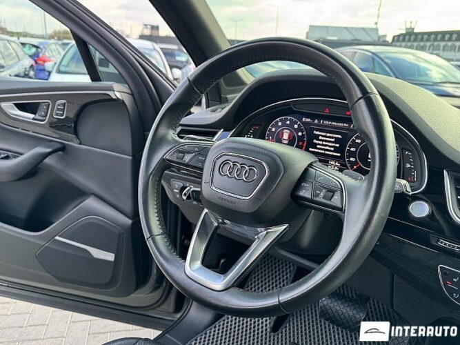 Audi Q7 49 interauto-car