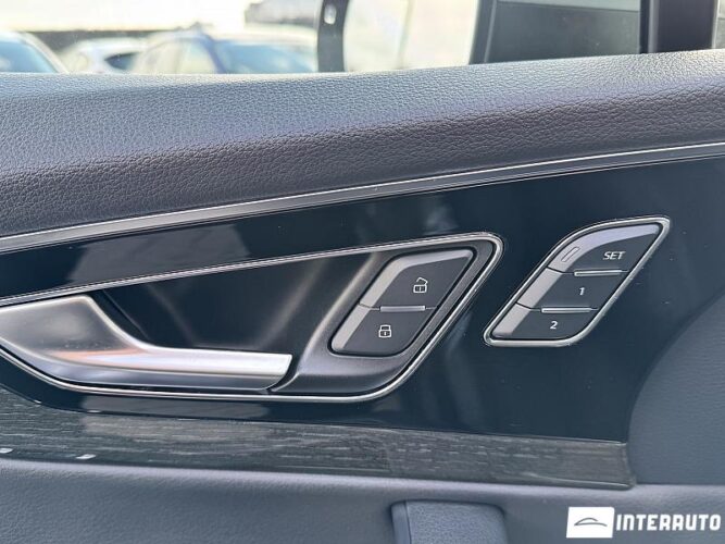 Audi Q7 64 interauto-car