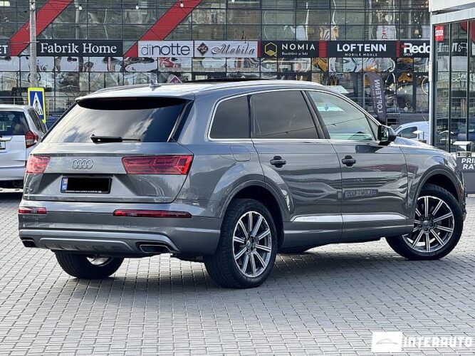 Audi Q7 45 interauto-car