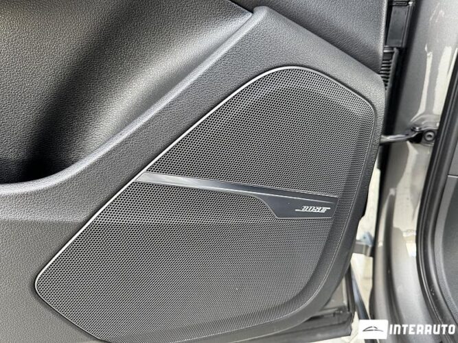 Audi Q7 70 interauto-car