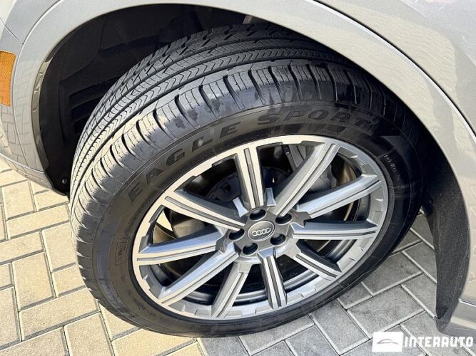 Audi Q7 62 interauto-car