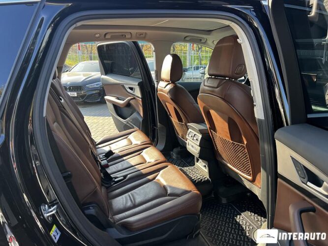 Audi Q7 49 interauto-car