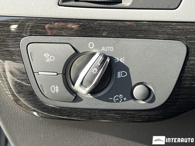 Audi Q7 46 interauto-car