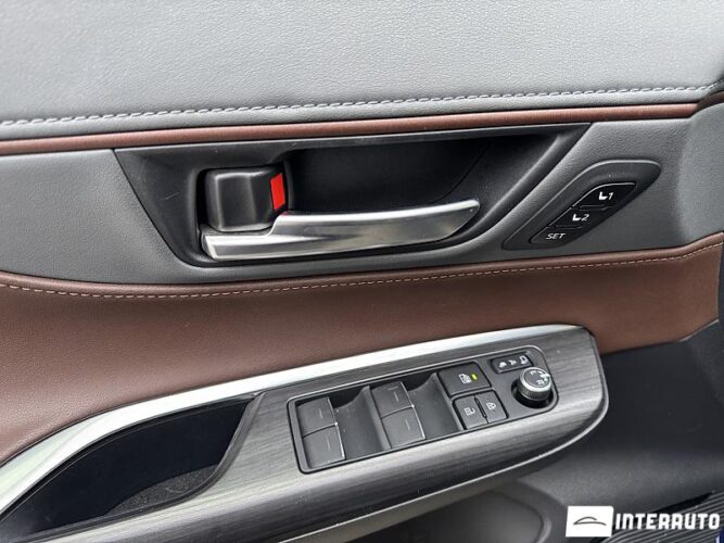 Toyota Venza 51 interauto-car