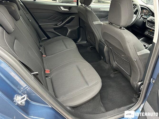 Ford Focus 48 interauto-car