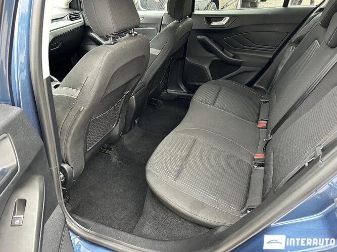 Ford Focus 47 interauto-car