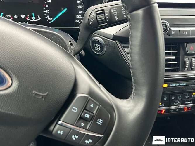 Ford Focus 41 interauto-car