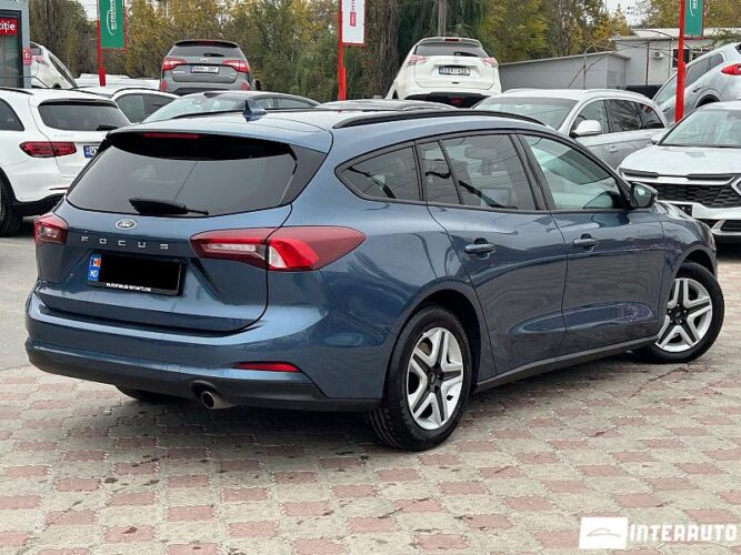 Ford Focus 33 interauto-car